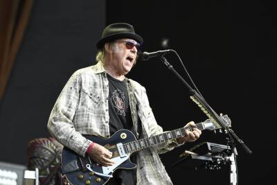 Neil Young To Spotify Employees: “Get Out Of That Place Before It Eats Up Your Soul” - deadline.com - USA - county Wells