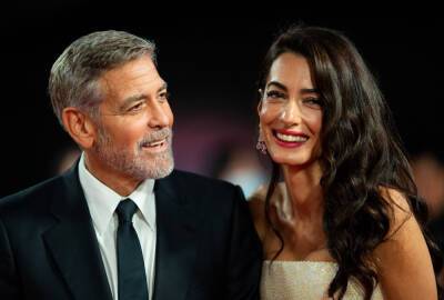 Trevor Noah - Amal Clooneyfoundation - George Clooneyfoundation - Watch George Clooney And Wife Amal Accept Elevate Prize Foundation’s Catalyst Award Together - etcanada.com