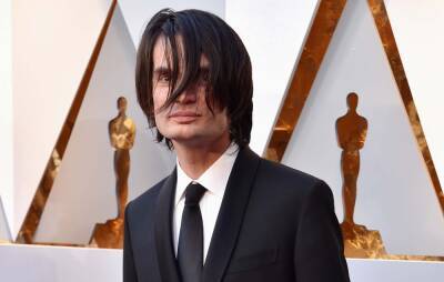 Jonny Greenwood says he pretended to play keyboards when he joined Radiohead - www.nme.com
