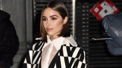 Olivia Culpo covers up with winter gear during latest airport outing, pokes fun at American Airlines incident - www.foxnews.com - USA - Mexico - Colorado - county Lucas