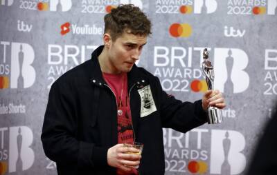 Sam Fender is turning his BRIT Award into a beer pump at his local pub - www.nme.com