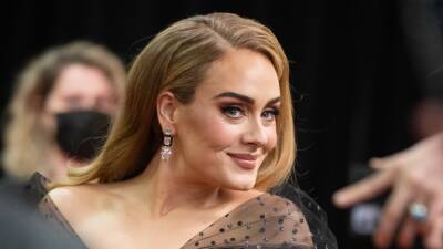 Did Adele Wear an Engagement Ring to the Brit Awards? - www.glamour.com
