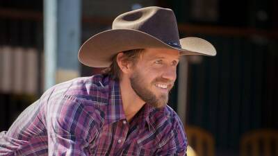 Matt Barr To Star In ‘Walker: Independence’ CW Pilot As Hoyt Rawlins - deadline.com - Texas - county Independence