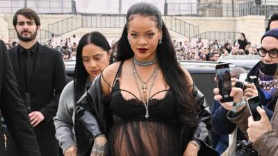 Rihanna Wears Her Sexiest Pregnancy Style Yet to Paris Fashion Week - www.etonline.com - Paris - New York - Los Angeles