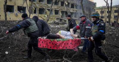 Three killed, including girl, and 17 injured in 'barbaric' Mariupol maternity hospital blast - www.manchestereveningnews.co.uk - Ukraine - Russia - city Mariupol