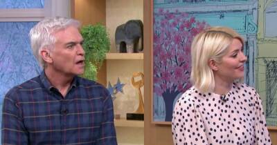 Holly Willoughby gushes over 'very clever' fashion hack on This Morning - www.ok.co.uk