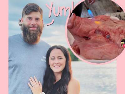 David Eason - Tiktok - Teen Mom Fans Disgusted After Jenelle Evans' Husband Slaughters A Pig & Eats Its Eyeball On TikTok - perezhilton.com
