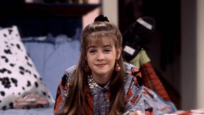 Melissa Joan Hart Says ‘Clarissa Explains It All’ Reboot At Nickelodeon Has “Fizzled” – Report - deadline.com - Boston