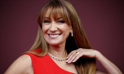 Jane Seymour, 71, shows off abs whilst working out in a sports bra and leggings - hellomagazine.com - Britain - California - Thailand
