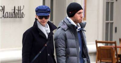 Anne Hathaway and husband have matching tattoos - www.msn.com
