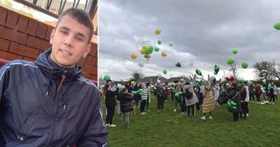 'Sleep tight': Emotional tribute to Jamie Cannon as friends and family release balloons in his memory - www.dailyrecord.co.uk