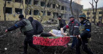 Pregnant woman and her baby die after Russian bombing of Ukrainian maternity ward - www.manchestereveningnews.co.uk - London - Ukraine - Russia - city Mariupol