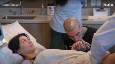Kourtney Kardashian and Travis Barker Take Steps to Have a Baby Together in 'The Kardashians' Trailer - www.etonline.com - Alabama