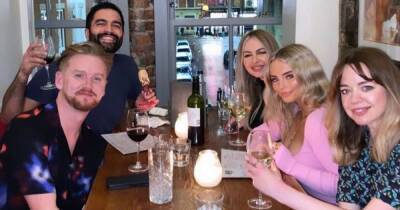 ITV Coronation Street stars cosy up at 'dysfunctional family' dinner but one person is missing - www.manchestereveningnews.co.uk