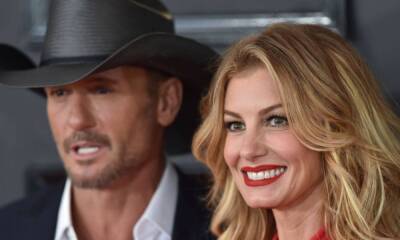 Faith Hill's daughter compared to a mermaid in beautiful beach photo - hellomagazine.com - Los Angeles