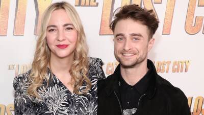 Daniel Radcliffe and Girlfriend Erin Darke Make First Red Carpet Appearance Together Since 2014 - www.etonline.com - USA - New York - city Sandra - city Lost