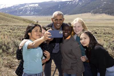 Barack Obama Takes Everyone On A Tour Of ‘Our Great National Parks’ In Trailer For New Netflix Nature Series - etcanada.com - California - Kenya - county Bay - county Monterey