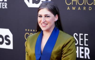 Alex Trebek - Ken Jennings - John Oliver - Mike Richards - Mayim Bialik would “love” to become permanent host of ‘Jeopardy!’ - nme.com