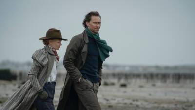 Tom Hiddleston - Clio Barnard - Iain Canning - Sarah Perry - ‘The Essex Serpent’: AppleTV+ Unveils First-Look Image Of Claire Danes & Tom Hiddleston Series - deadline.com - Britain - county Patrick - county Dane