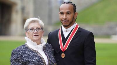 Lewis Hamilton Is Changing His Name to Honor His Mother - www.etonline.com