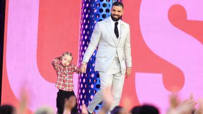 Drake and 4-Year-Old Son Adonis Rock Matching Hairstyles in Cute Pic - www.etonline.com - France