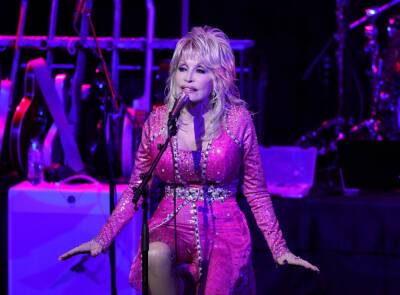 Rock Hall Of Fame Defends Dolly Parton’s Nomination Despite Her Passing On The Honour - etcanada.com - Ukraine