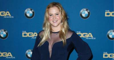 Amy Schumer jokes 'vegetables and liposuction' have kept her looking so great - www.msn.com