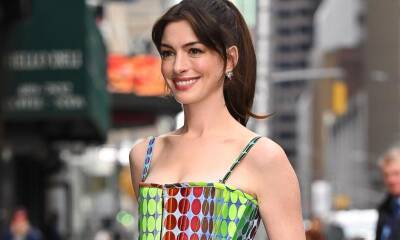 Anne Hathaway - America Ferrera - Stephen Colbert - Rebekah Neumann - Why Anne Hathaway adopted a raw vegan diet for her latest role in Apple TV’s new series - us.hola.com