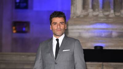 Oscar Isaac Just Rocked a Skirt and the Internet Can't Get Enough - www.etonline.com - Britain - London - Germany - Berlin