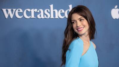 Anne Hathaway's Blue Cutout Dress for the WeCrashed Premiere Is a Work of Art - www.glamour.com - Los Angeles
