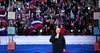 Vladimir Putin 'vanishes mid-sentence' live on TV while delivering speech at pro-war rally - www.dailyrecord.co.uk - Ukraine - Russia