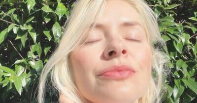 Holly Willoughby soaks up sun in selfie after testing positive for Covid-19 - www.ok.co.uk