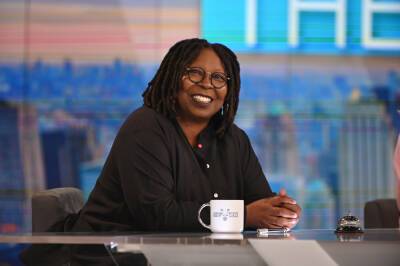 Sara Haines - Sunny Hostin - Joy Behar - Williams - Ana Navarro - Whoopi Goldberg Presides Over 3-Person Panel On ‘The View’ After COVID, Other Factors Lead To Absences - etcanada.com