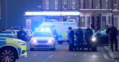Schoolgirl shot at bus stop and rushed to hospital in serious condition - www.manchestereveningnews.co.uk - Manchester