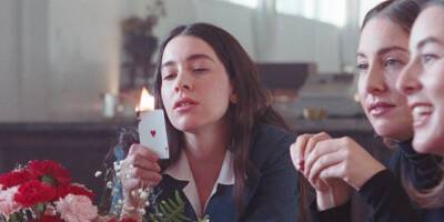 HAIM Releases 'Lost Track' With Paul Thomas Anderson-Directed Music Video - Watch! - www.justjared.com