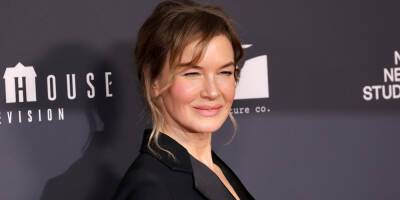 Renee Zellweger Reveals Her Thoughts About Wearing a Body Prosthetic To Become Pam in NBC's 'The Thing About Pam' - www.justjared.com