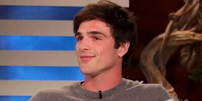 Jacob Elordi Says Stripping Down for Euphoria's Nude Scenes Feels 'Like Getting Naked In Front Of Your Family’ - www.justjared.com