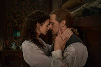‘Outlander’ Star Sam Heughan Talks Working With An Intimacy Co-ordinator, Admits Sex Scenes ‘Can Be Quite Awkward’ - etcanada.com