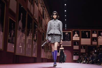 Dior Reimagines Feminist Fashion In History In Paris Show - etcanada.com - France - Paris - Italy - Ukraine