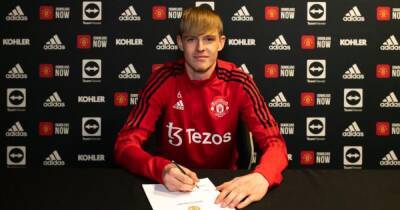 Manchester United complete signing of midfielder Toby Collyer from Brighton - www.manchestereveningnews.co.uk - Manchester - city Brighton - city Huddersfield