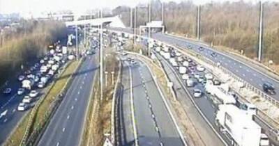 Four-mile queues and delays on M60 near Stockport after multi-vehicle crash - www.manchestereveningnews.co.uk - county Denton