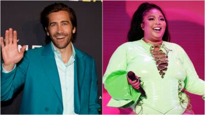 Lizzo, Jake Gyllenhaal and More Stars Set to Host, Perform on 'SNL' - www.etonline.com - Britain - New York
