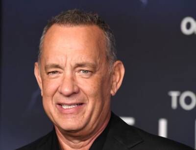 Can I (I) - Tom Hanks - Tom Hanks Surprises Bride During Wedding Photoshoot - etcanada.com - city Pittsburgh