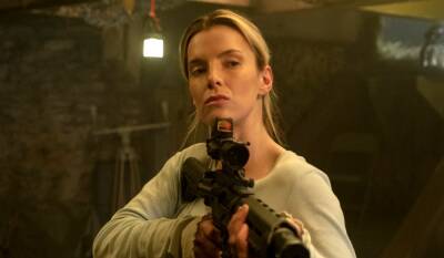 ‘Mrs. Davis’: Betty Gilpin To Play A Nun Battling Artificial Intelligence In New Peacock Series From Damon Lindelof - theplaylist.net