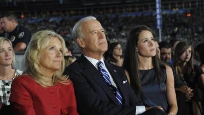 Let’s Talk About the Women Who Displayed Ashley Biden's Diary at a Trump Fundraiser - www.glamour.com - New York - USA