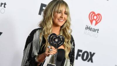 2022 iHeartRadio Music Awards: The Complete Winners List - www.etonline.com