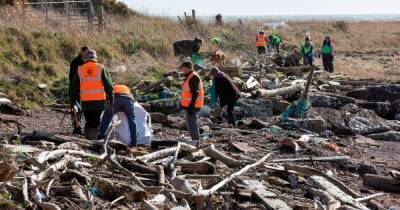 More than 30 people help clean up scenic beach near Kirkcudbright - www.dailyrecord.co.uk