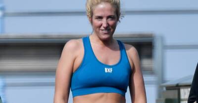 Paris Fury works up a sweat as she enjoys outside workout in leggings and matching crop top - www.ok.co.uk - Dubai - Venezuela