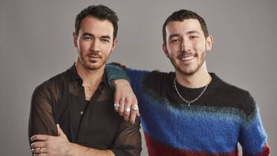 Nick Jonas - Joe Jonas - Kevin Jonas - Jonas Brothers - Frankie Jonas - Kevin and Frankie Jonas to Host ABC Reality Competition 'Claim to Fame' - etonline.com - Los Angeles