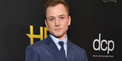 Taron Egerton Tests Positive For COVID-19; Out Of Play For A Week in London - www.justjared.com - London